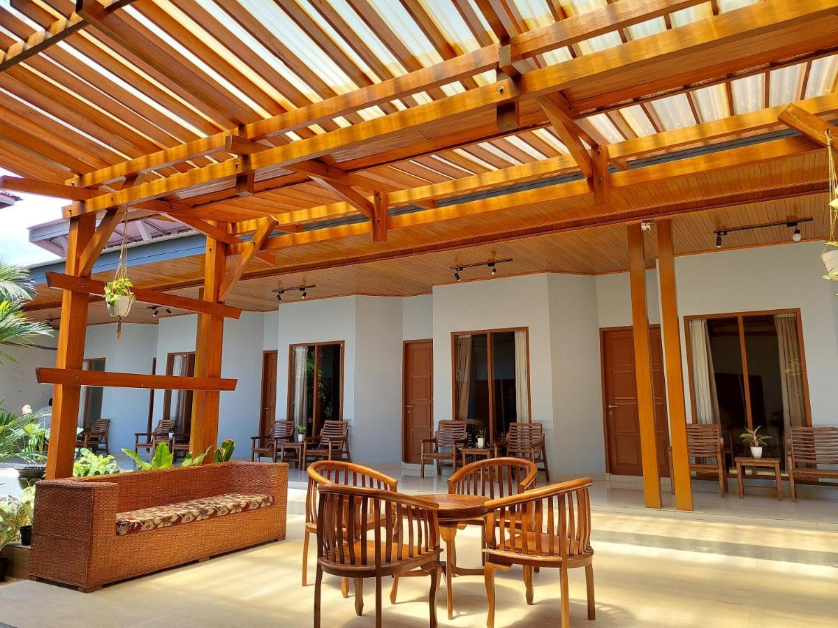 Oasis Hotel Ampana Exterior photo